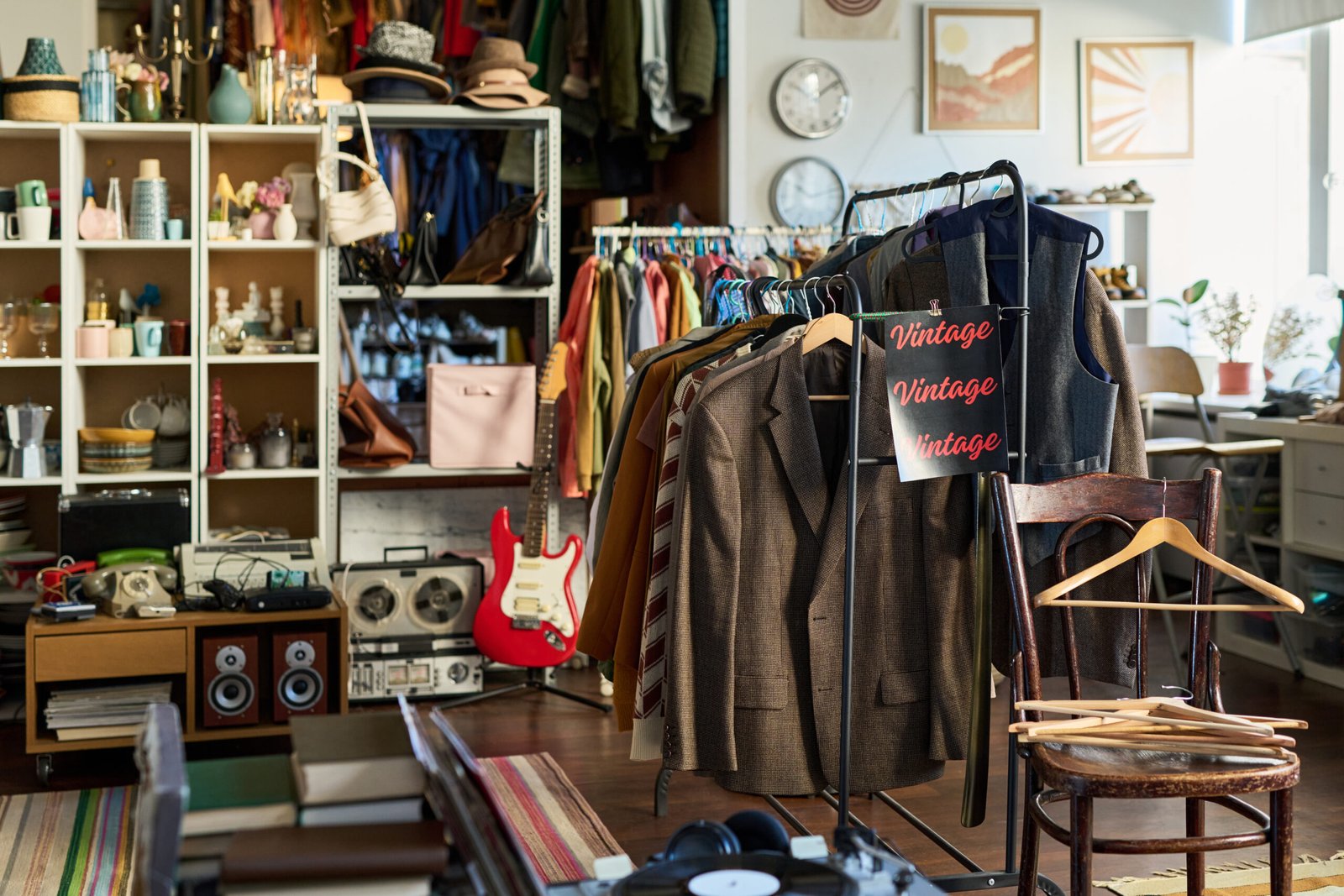 Palm Springs Vintage Shopping Districts: Retro Treasures and Antique Finds